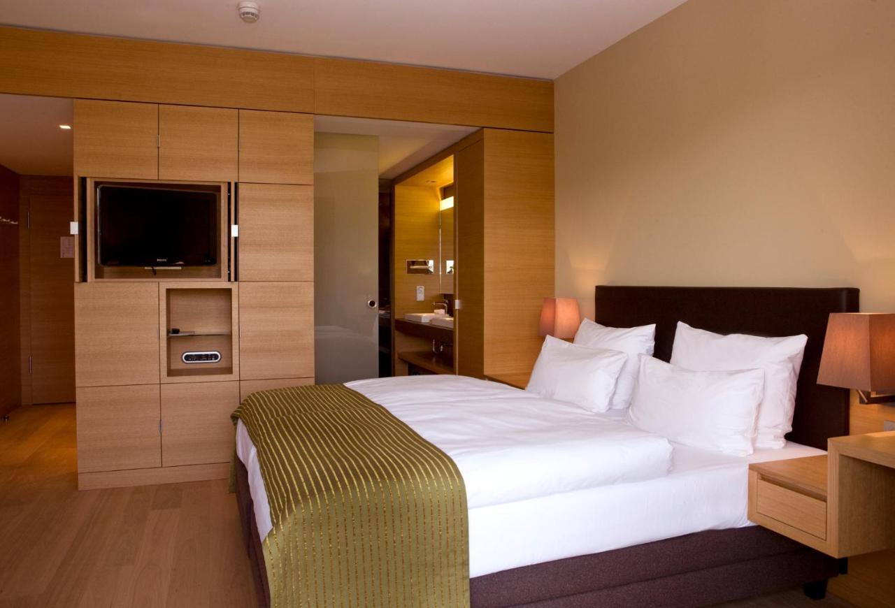 Schlossgut Gross Schwansee Exterior photo A room at the hotel