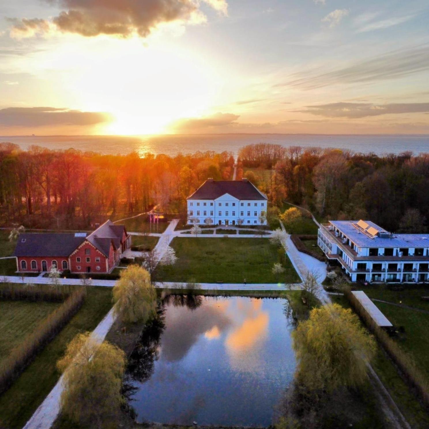 Schlossgut Gross Schwansee Exterior photo Aerial view of the campus